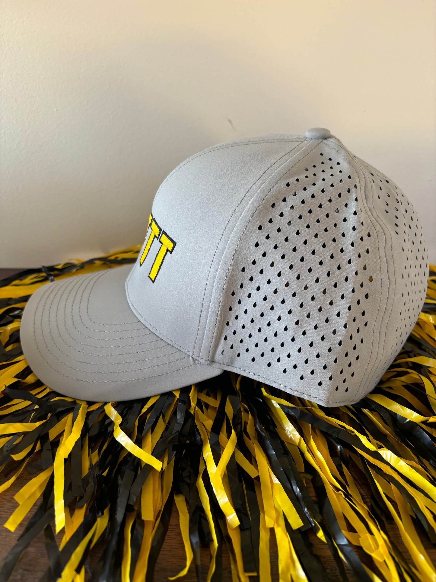 The Motto Performance Hat